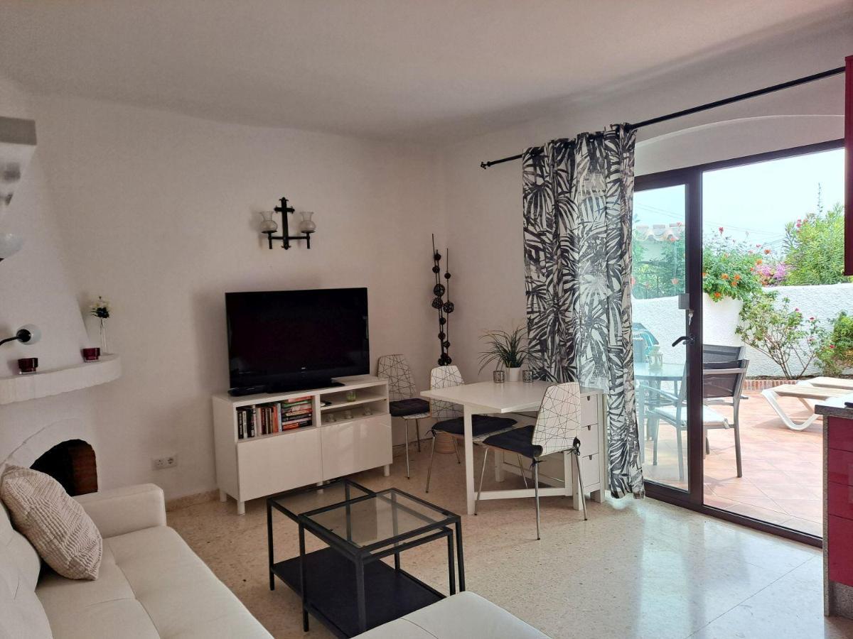Pueblo 106A Menyber Apartman Nerja Kültér fotó